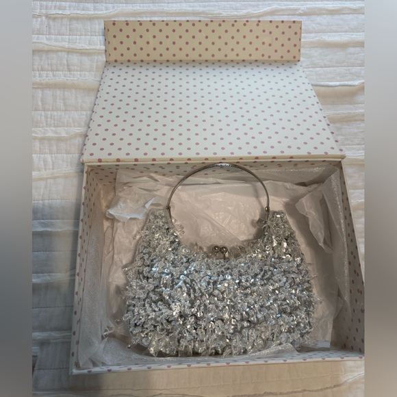 NWOT Silver Sequined Clear Jeweled Clutch Bag PLUS Storage Box - Picture 11 of 11